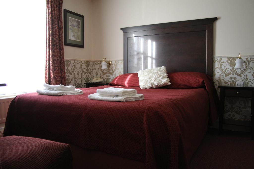 The Bell Hotel Clare Rum bild