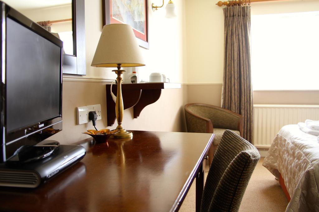 The Bell Hotel Clare Rum bild