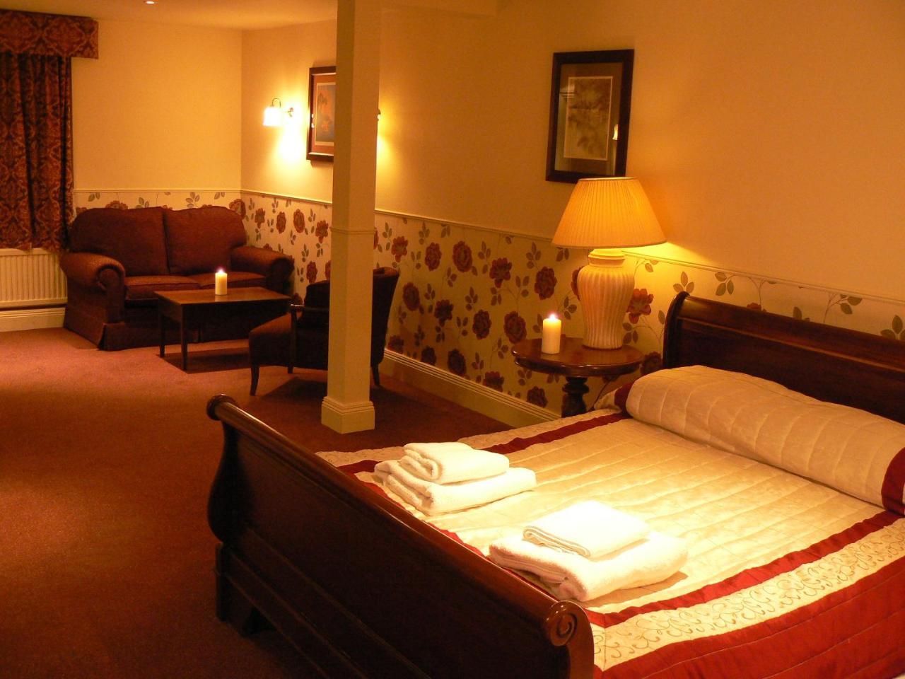 The Bell Hotel Clare Rum bild