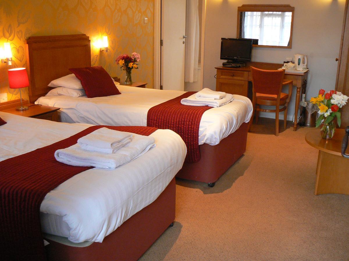 The Bell Hotel Clare Exteriör bild
