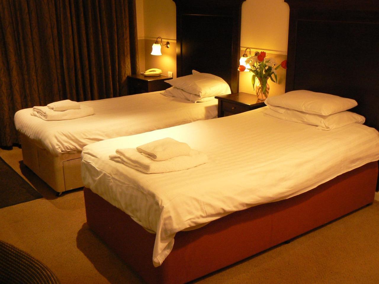 The Bell Hotel Clare Rum bild